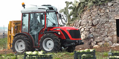 Motori e ricambi per macchine agricole
